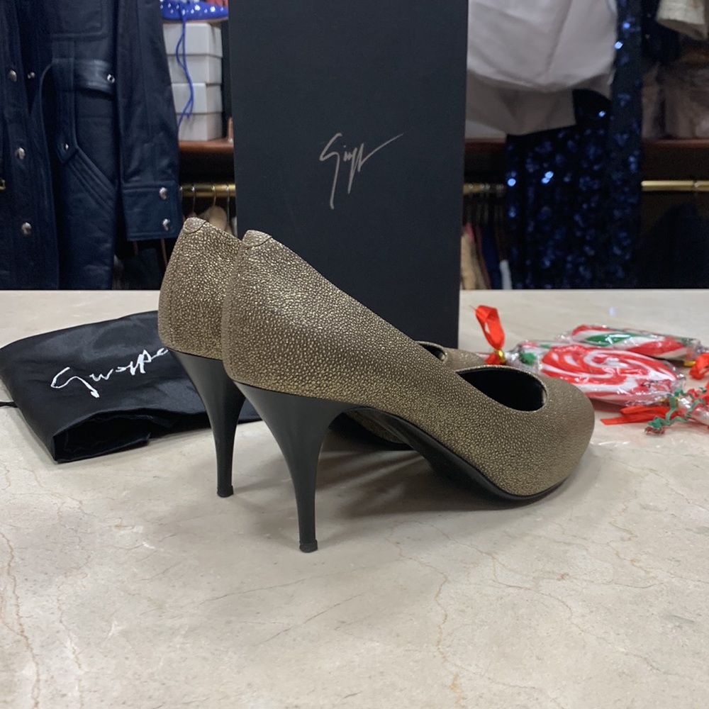 GIUSEPPE ZANOTTI EXOTIC STINGRAY PEEP-TOE PUMPS SLEEK BLACK HEEL SIZE EU 38.5